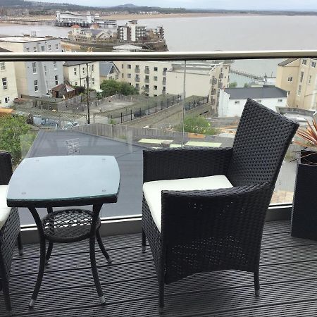 Modern Apartment With Stunning Sea View Уэстон-сьюпер-Мэр Экстерьер фото